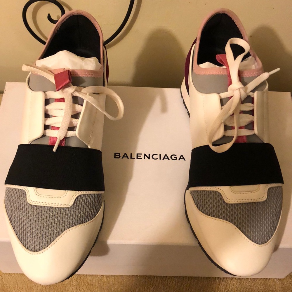 Women Balenciaga Sneakers - Picture 3 of 7